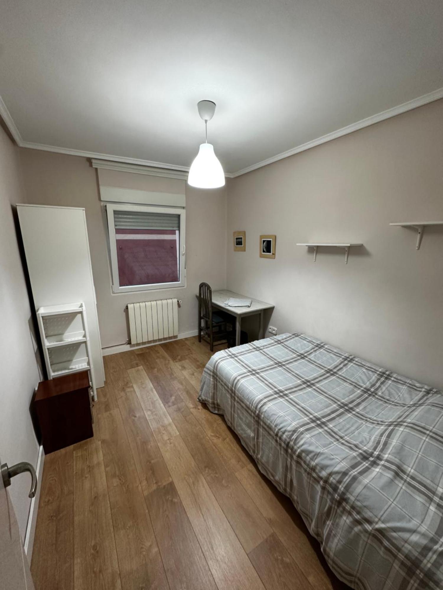 Piso Reformado Y Economico Appartement