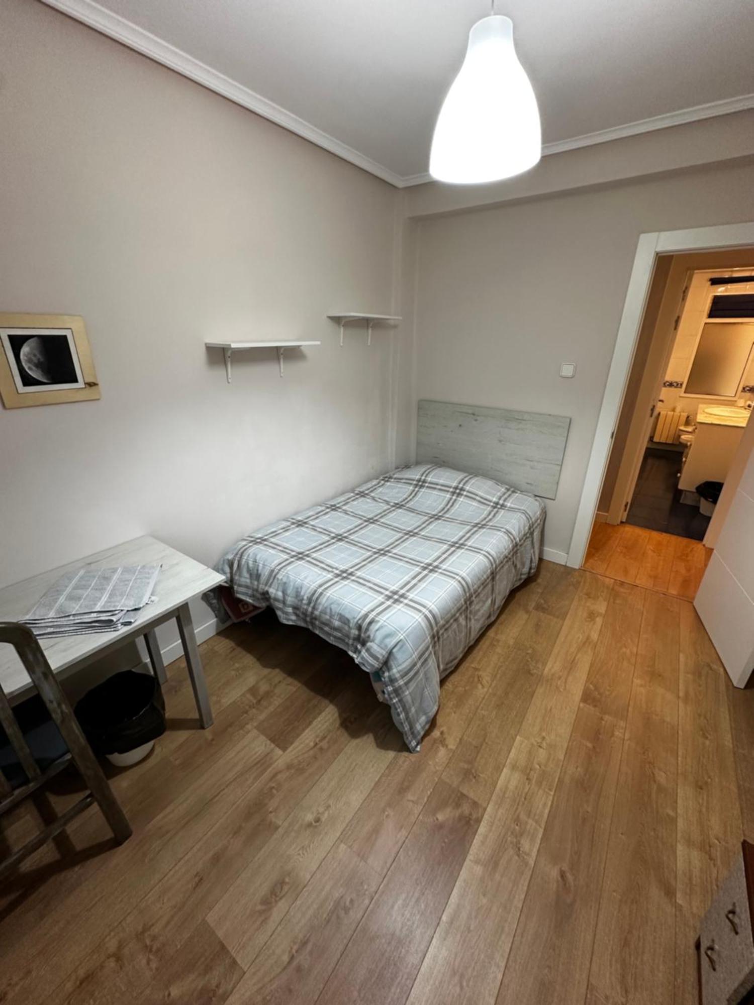 Piso Reformado Y Economico Appartement *